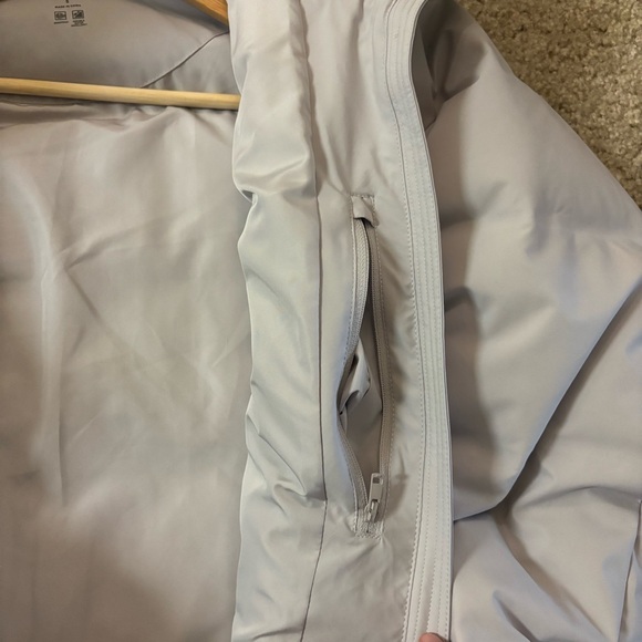 Uniqlo Windproof and Water Repellent Heavy Puffer Jacket Size Small Winter - Picture 6 of 8